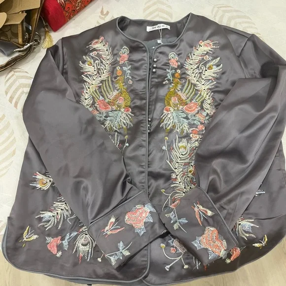 Women’s jacket - Picture 2 of 8